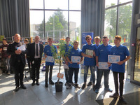 Prix "d&eacute;veloppement durable" remis au lyc&eacute;e Georges Imbert de Sarre-Union (67) par G&eacute;rard Ast, repr&eacute;sentant de Soci&eacute;t&eacute; g&eacute;n&eacute;rale