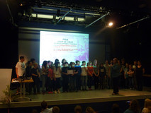 Prix remis au coll&egrave;ge de Hoerdt par Claire Dietrich, IA-IPR d'histoire g&eacute;ographie, coordonnatrice acad&eacute;mique pour l'EDD